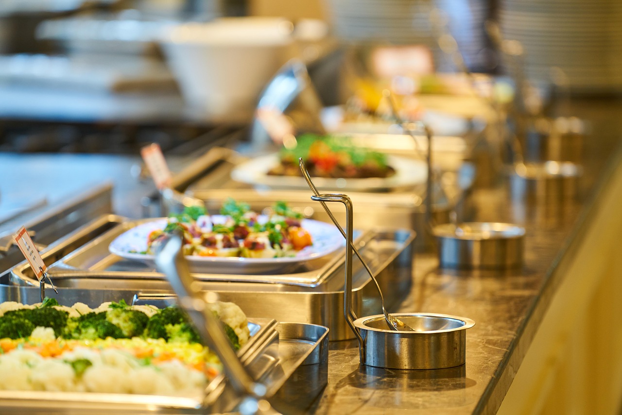 Food Lover’s Guide: Best Cities for Street Food & Fine Dining